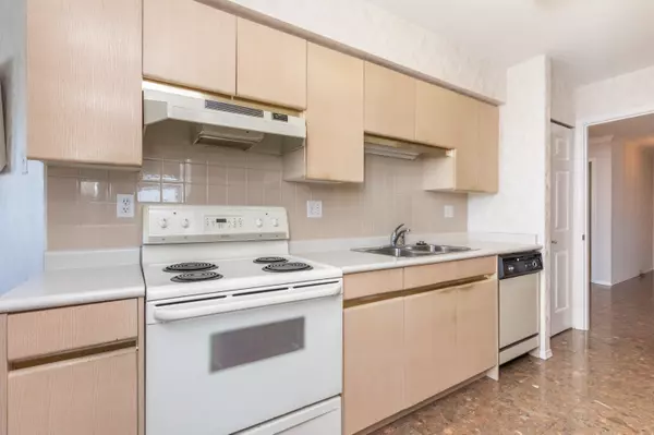 Surrey, BC V3R 0N2,15038 101 AVE #1201