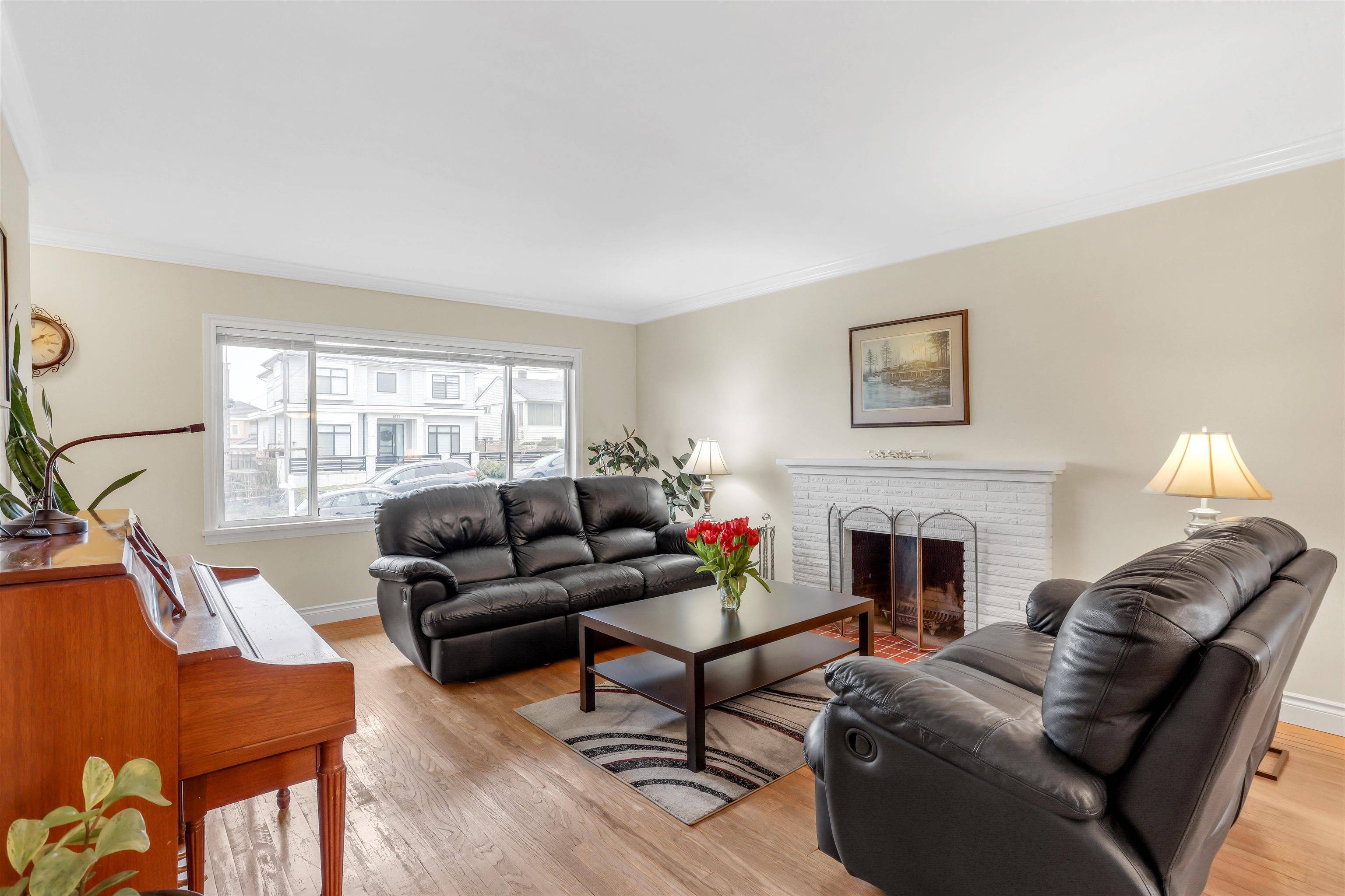 Burnaby, BC V3N 3H7,7682 Hilda ST