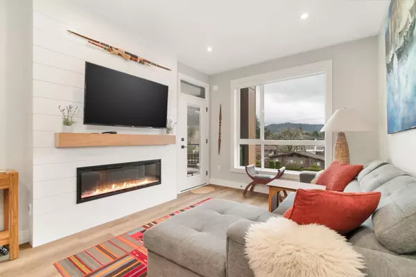 Harrison Hot Springs, BC V0M 1K0,470 Esplanade AVE #207