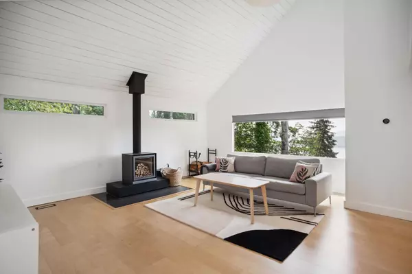 Lions Bay, BC V0N 2E0,405 Timbertop DR