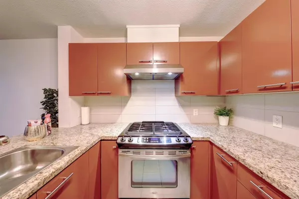 Richmond, BC V6Y 0A5,9171 Ferndale RD #306