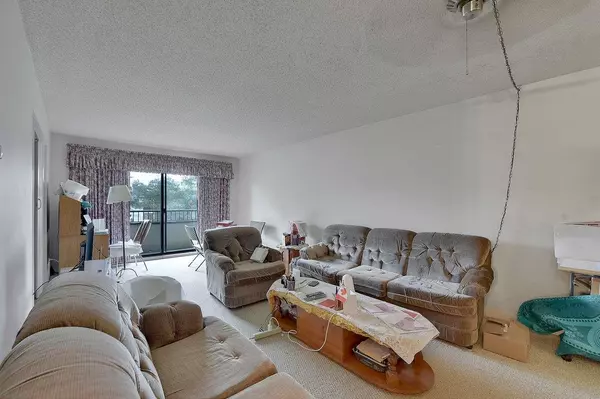 Langley, BC V3A 6N6,20460 54th AVE #314