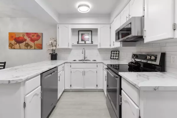 Hope, BC V0X 1L0,420 Rupert ST #J