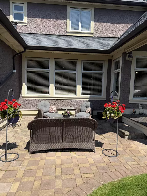 Surrey, BC V3Z 0T6,16108 27a AVE