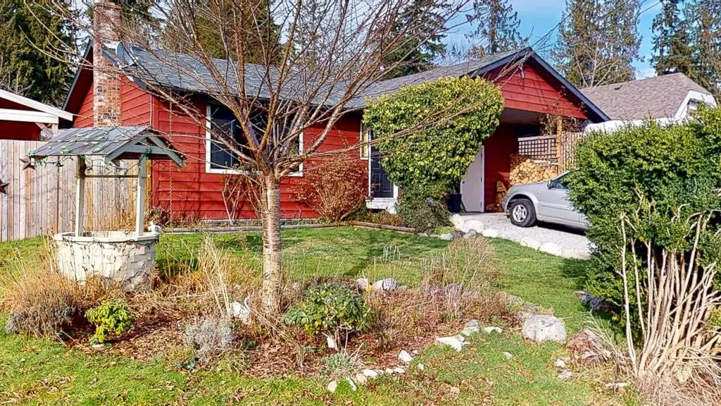 Gibsons, BC V0N 1V9,790 Creekside