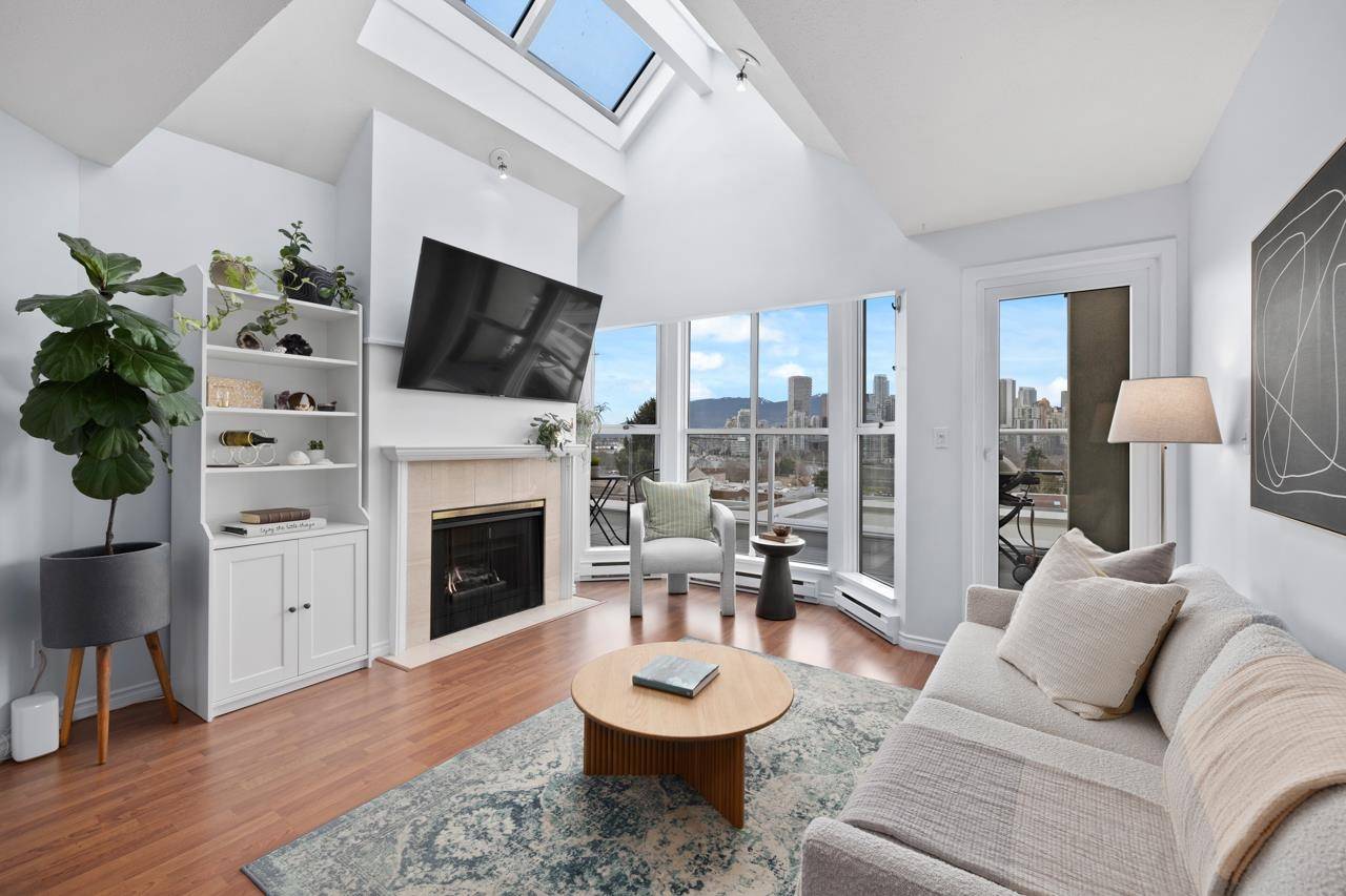 Vancouver, BC V5Z 1E4,953 W 8th AVE #207