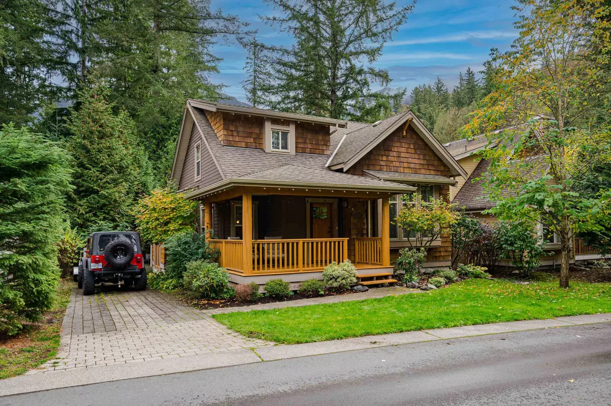 Cultus Lake, BC V2R 0E1,1742 Robins Roost RD