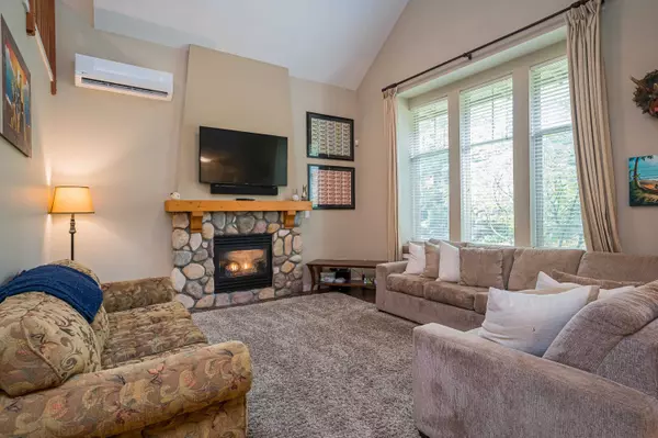 Cultus Lake, BC V2R 0E1,1742 Robins Roost RD