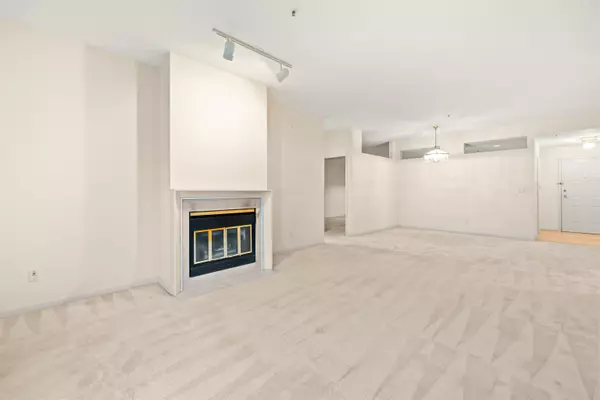 Richmond, BC V6Y 3V1,7600 Moffatt RD #110