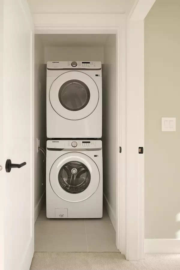 Langley, BC V2Y 2Y6,20335 70a AVE #9