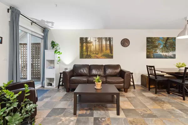 Langley, BC V1M 3W3,20543 96 AVE #10