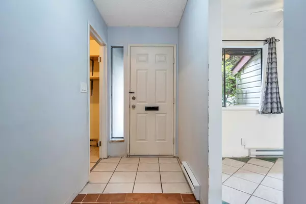 Surrey, BC V3W 7E6,13880 74 AVE #118