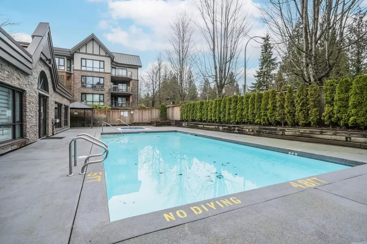 Surrey, BC V3R 0P9,9978 148 ST #202