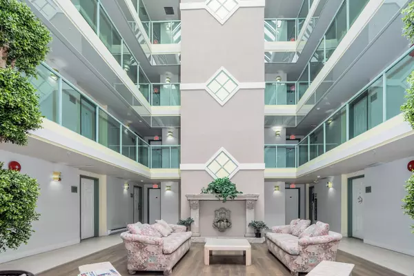 Surrey, BC V3R 0P9,9978 148 ST #202