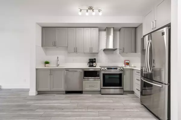 Surrey, BC V3T 0P2,13978 Fraser HWY #404