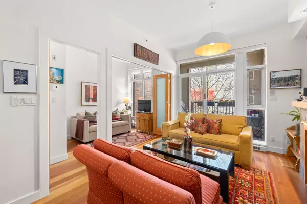 Vancouver, BC V5T 4V4,2515 Ontario ST #201