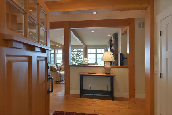 Halfmoon Bay, BC V7Z 1G5,10017 Seair LN