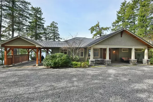 Halfmoon Bay, BC V7Z 1G5,10017 Seair LN
