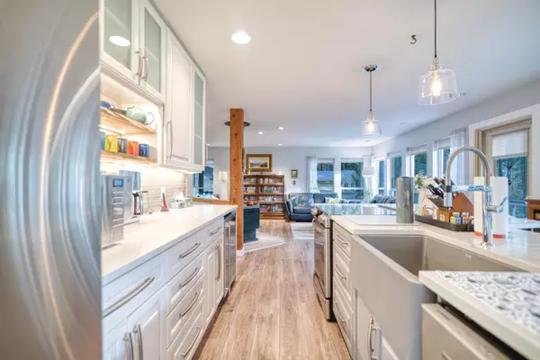 Halfmoon Bay, BC V7Z 1G7,5805 Brooks RD