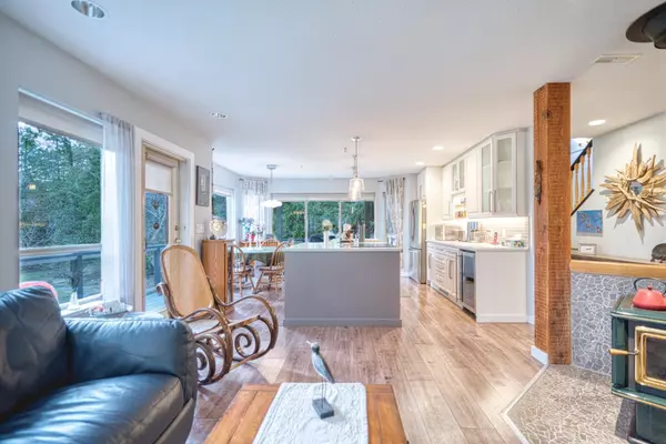 Halfmoon Bay, BC V7Z 1G7,5805 Brooks RD