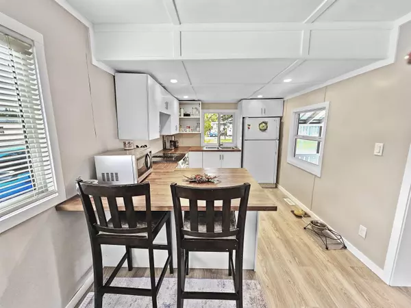 Squamish, BC V0N 1T0,39768 Government RD #19