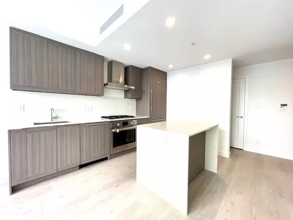 Burnaby, BC V5C 0M2,2351 Beta AVE #909