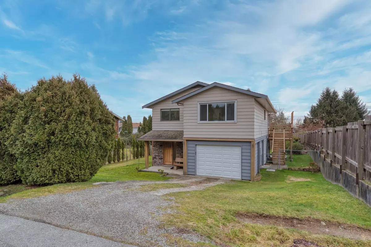 Gibsons, BC V0N 1V9,773 Seacot WAY