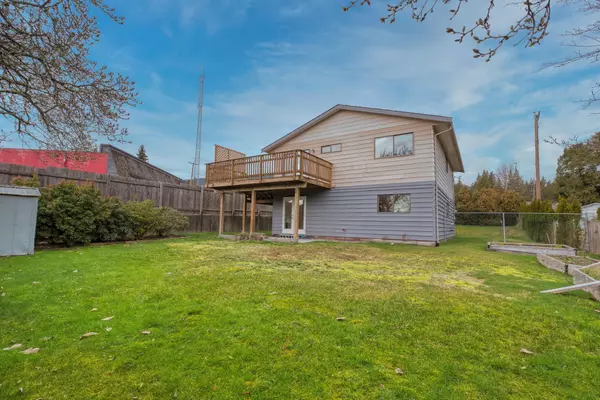 Gibsons, BC V0N 1V9,773 Seacot WAY