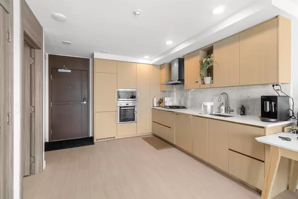 Richmond, BC V6X 0S3,8800 Hazelbridge WAY #1603