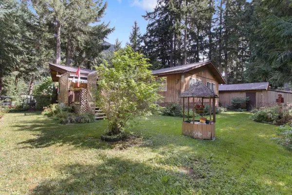 Sunshine Valley, BC V0X 1L5,71767 Meadow RD