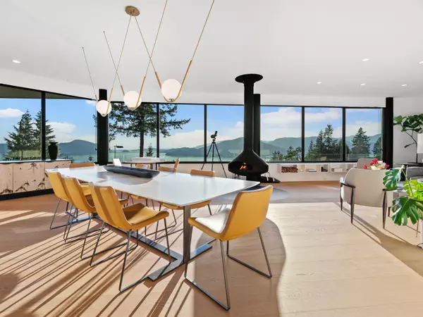 Lions Bay, BC V0N 2E0,168 Sunset DR