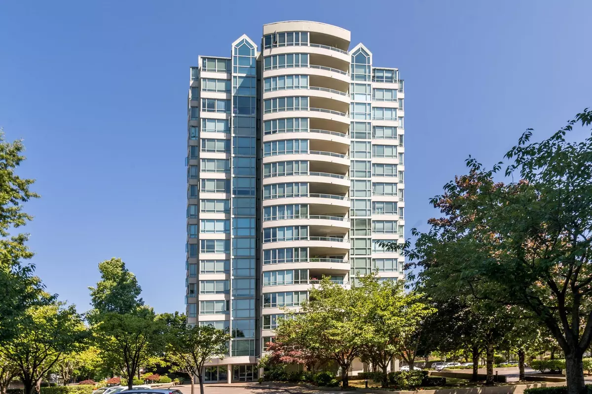 Surrey, BC V3R 0N2,15038 101 AVE #405