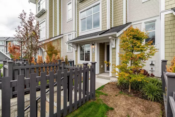 Maple Ridge, BC V2X 4K9,11280 Pazarena PL #1014