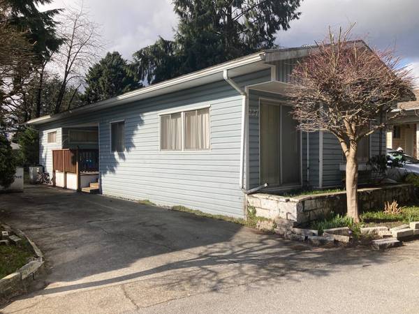 227 Tomahawk AVE, West Vancouver, BC V7P 1C4