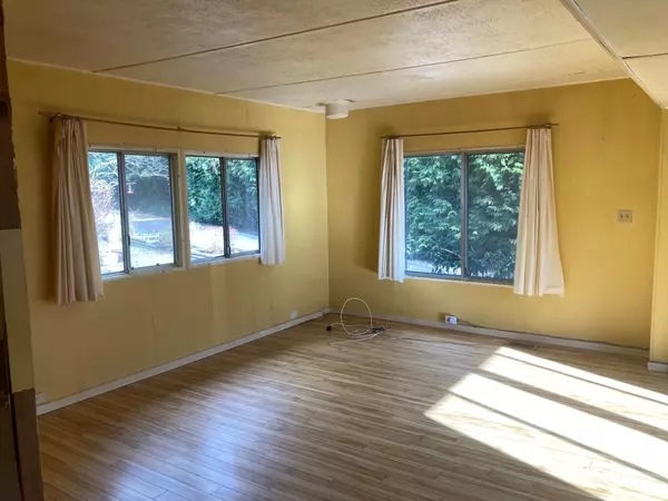 West Vancouver, BC V7P 1C4,227 Tomahawk AVE