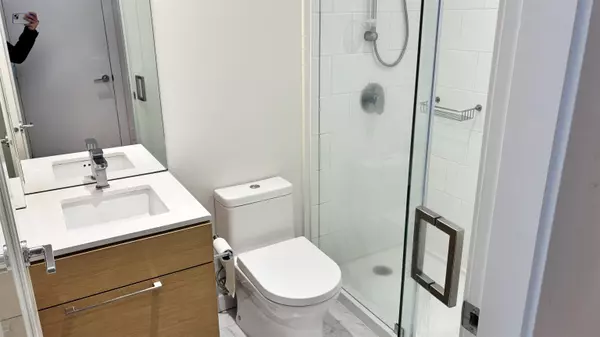 Surrey, BC V3T 0N2,13438 Central AVE #1211