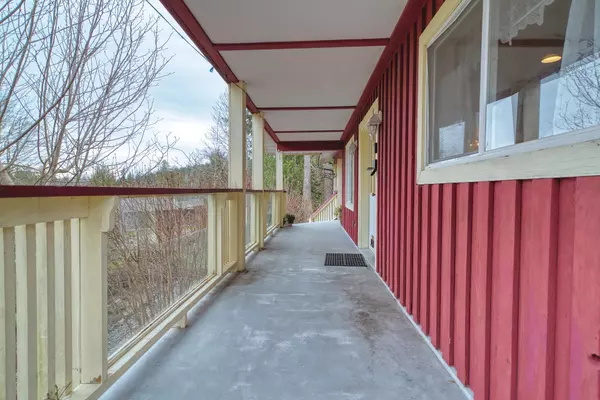 Madeira Park, BC V0N 2H1,4595 Esquire DR