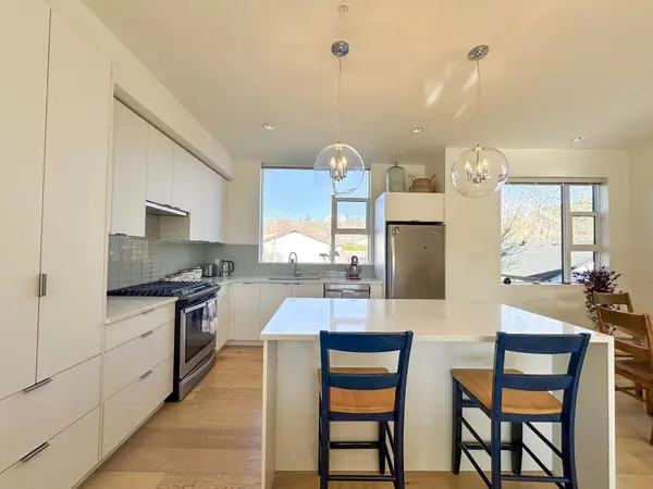 Squamish, BC V8B 0B8,38447 Buckley AVE #6