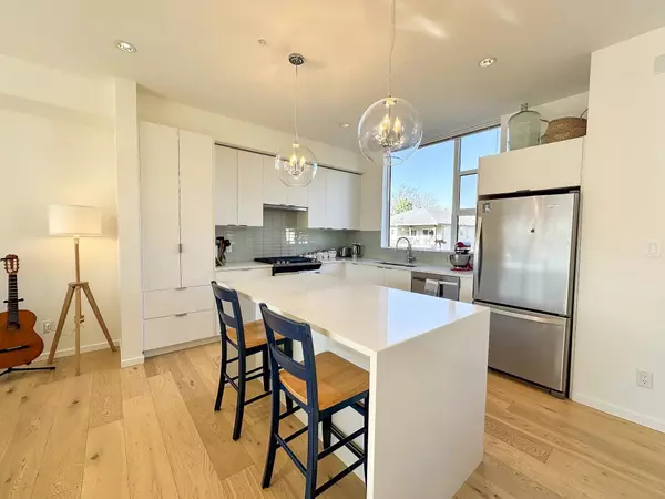 Squamish, BC V8B 0B8,38447 Buckley AVE #6