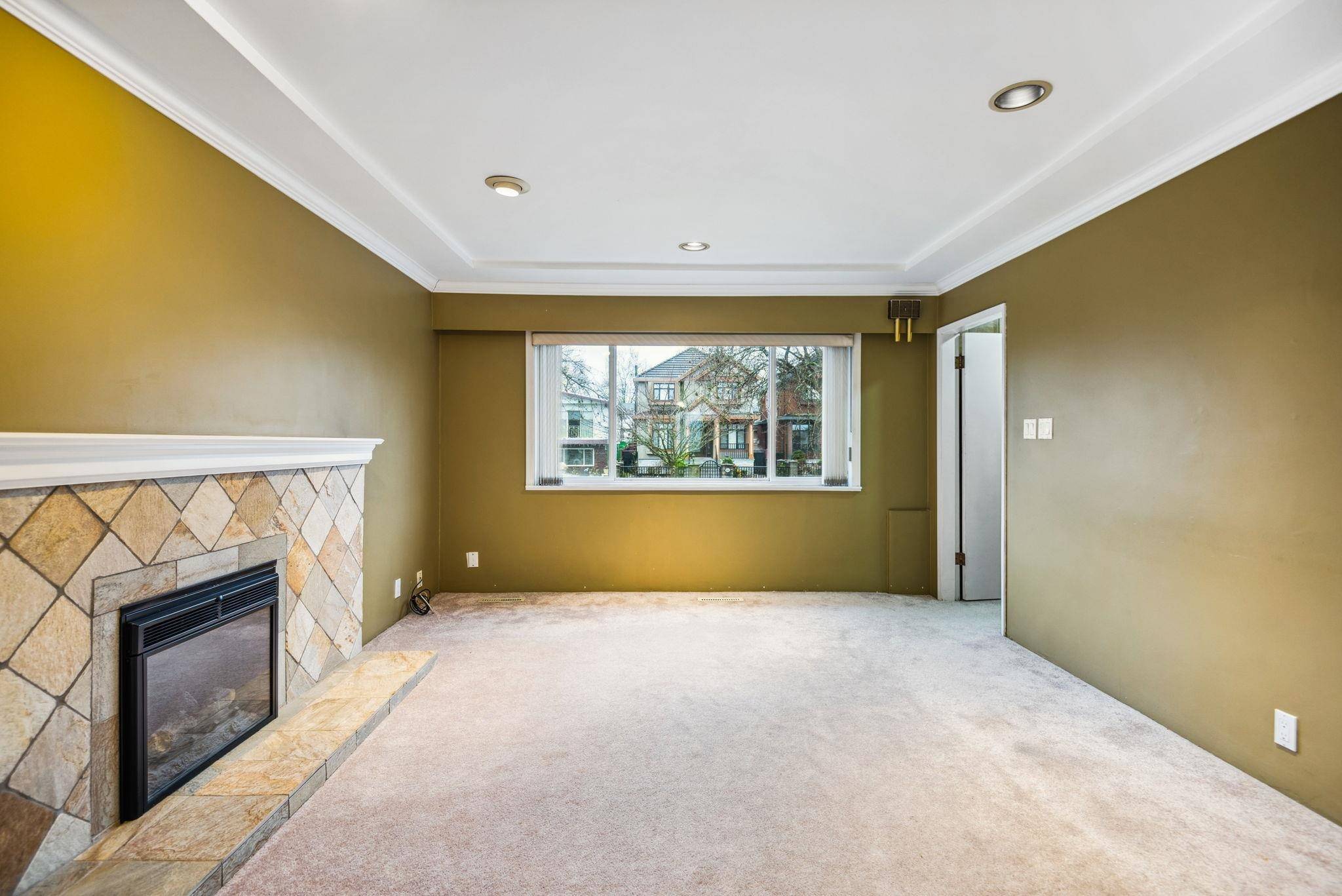 Vancouver, BC V5R 1E7,3055 E 24th AVE