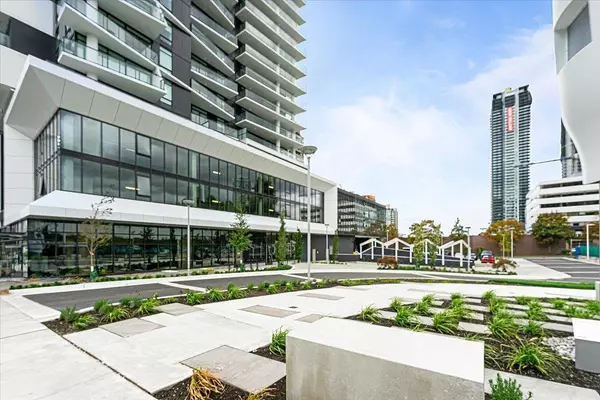 Burnaby, BC V5C 0N4,2181 Madison AVE #502