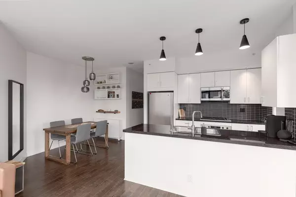 Vancouver, BC V6E 4T4,1050 Smithe ST #1602