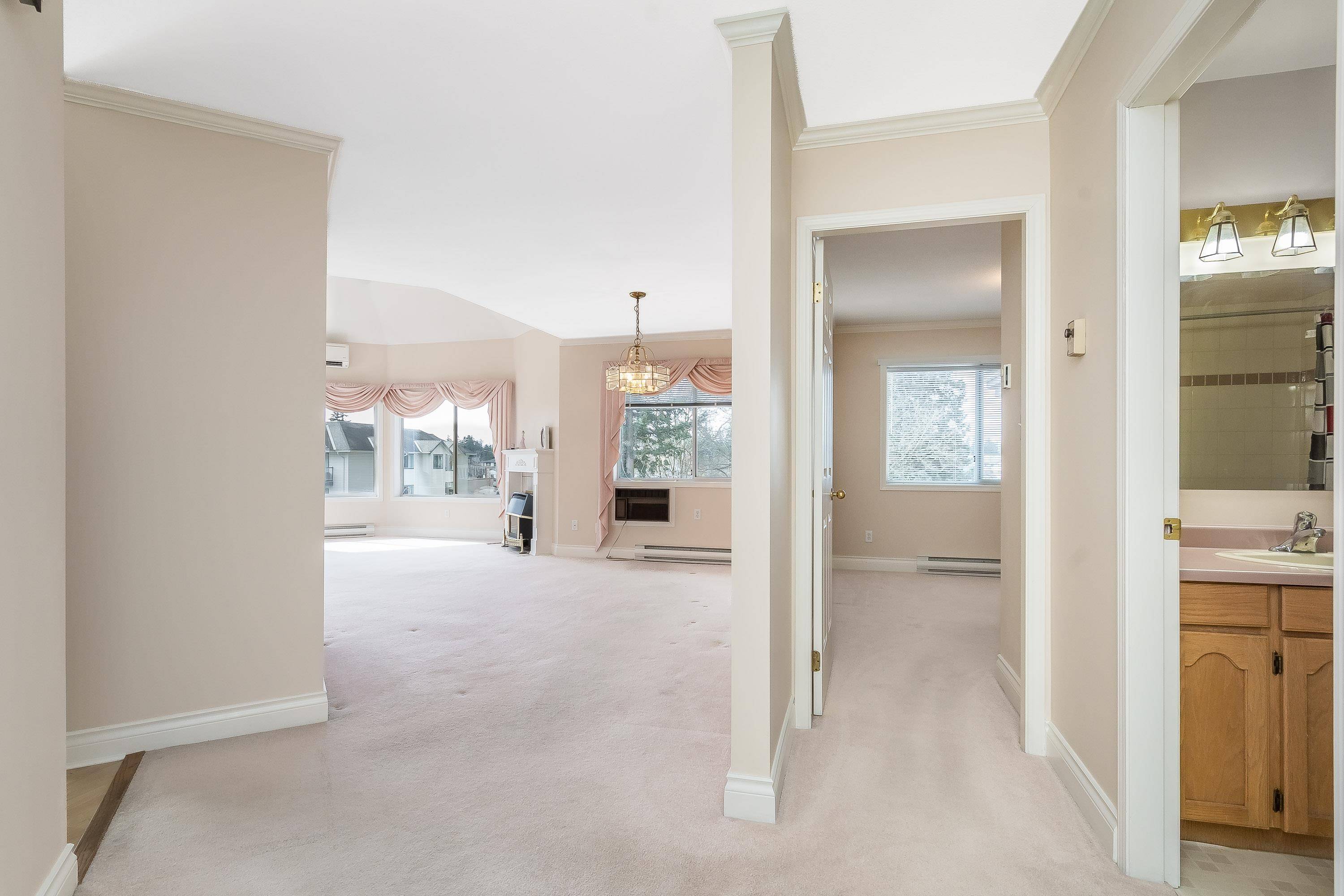 Abbotsford, BC V2T 3J7,2450 Church ST #302