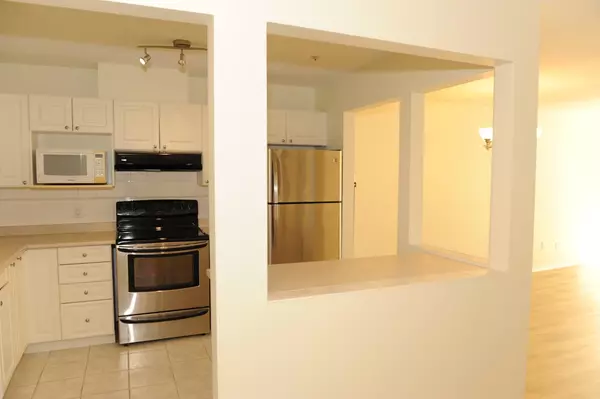 Surrey, BC V3R 0W2,9650 148 ST #105