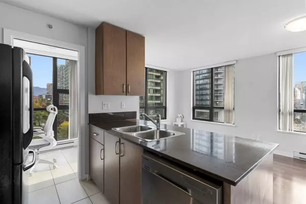 Vancouver, BC V6B 1S3,909 Mainland ST #1102