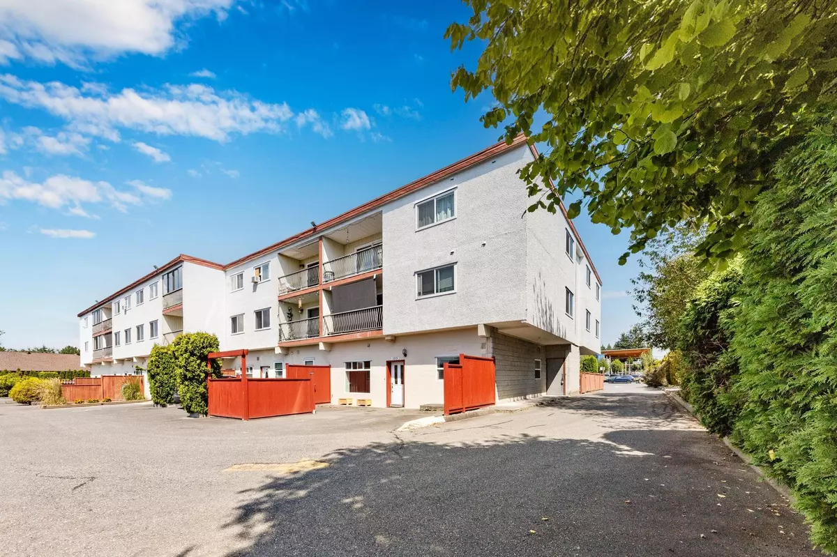 Langley, BC V4W 3W2,3043 270 ST #101
