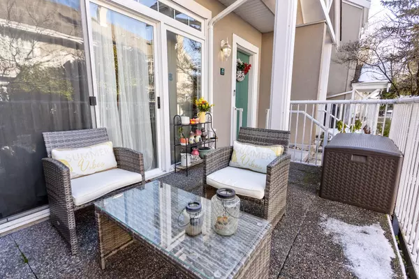 Port Coquitlam, BC V3C 6K7,2422 Hawthorne AVE #77