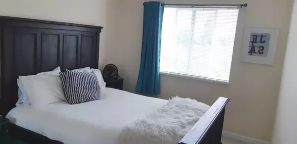 Gibsons, BC V0N 1V8,624 Shaw RD #303