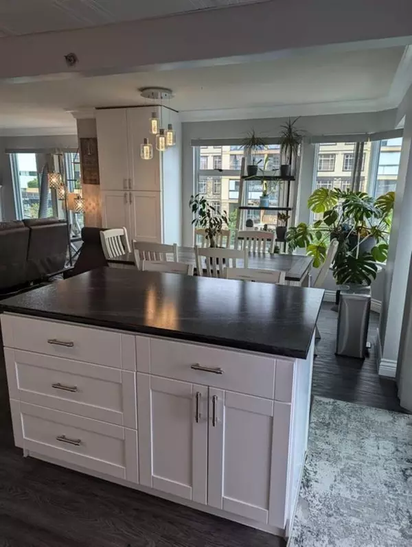 Abbotsford, BC V2T 5R3,32440 Simon AVE #301