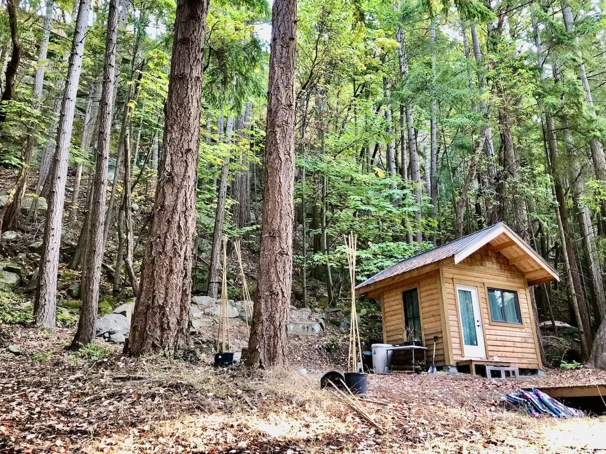 Mayne Island, BC V0N 2J2,307 Wood Dale DR